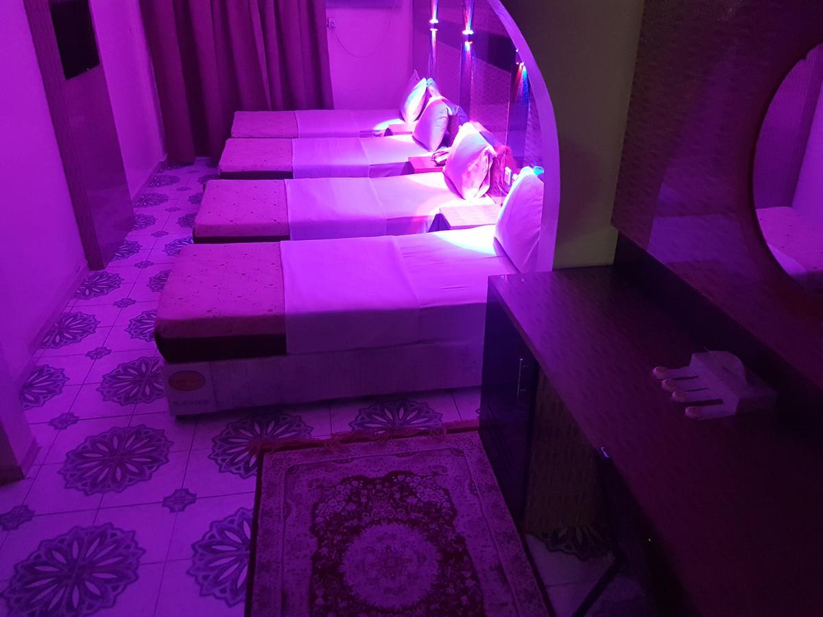 Tehran Hotel Dubai Exteriör bild