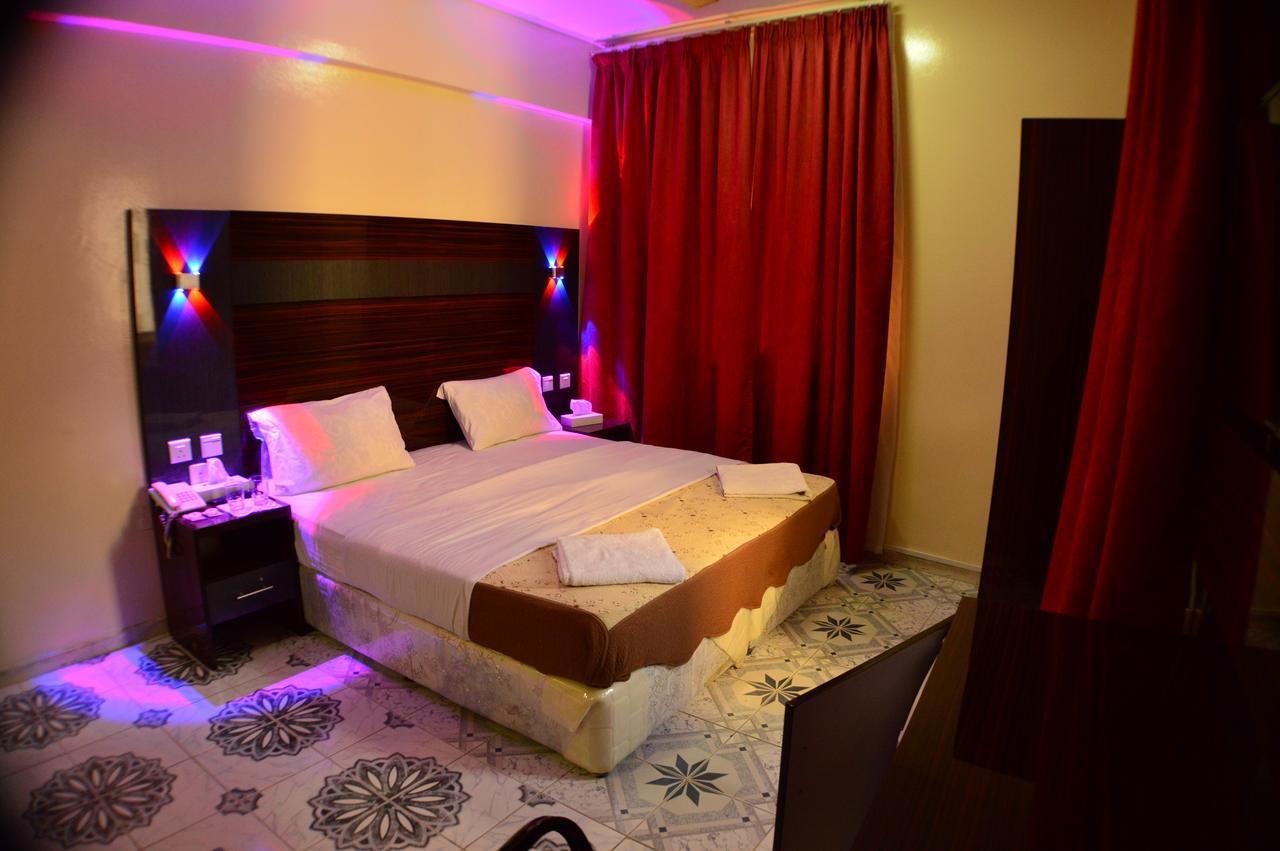 Tehran Hotel Dubai Exteriör bild